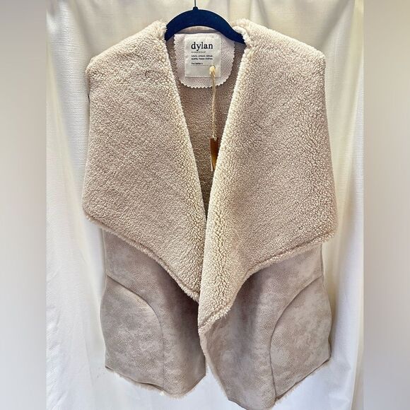Dylan by True Grit Faux Shearling Vest with Shawl Neck, Size M NWT - Picture 2 of 14
